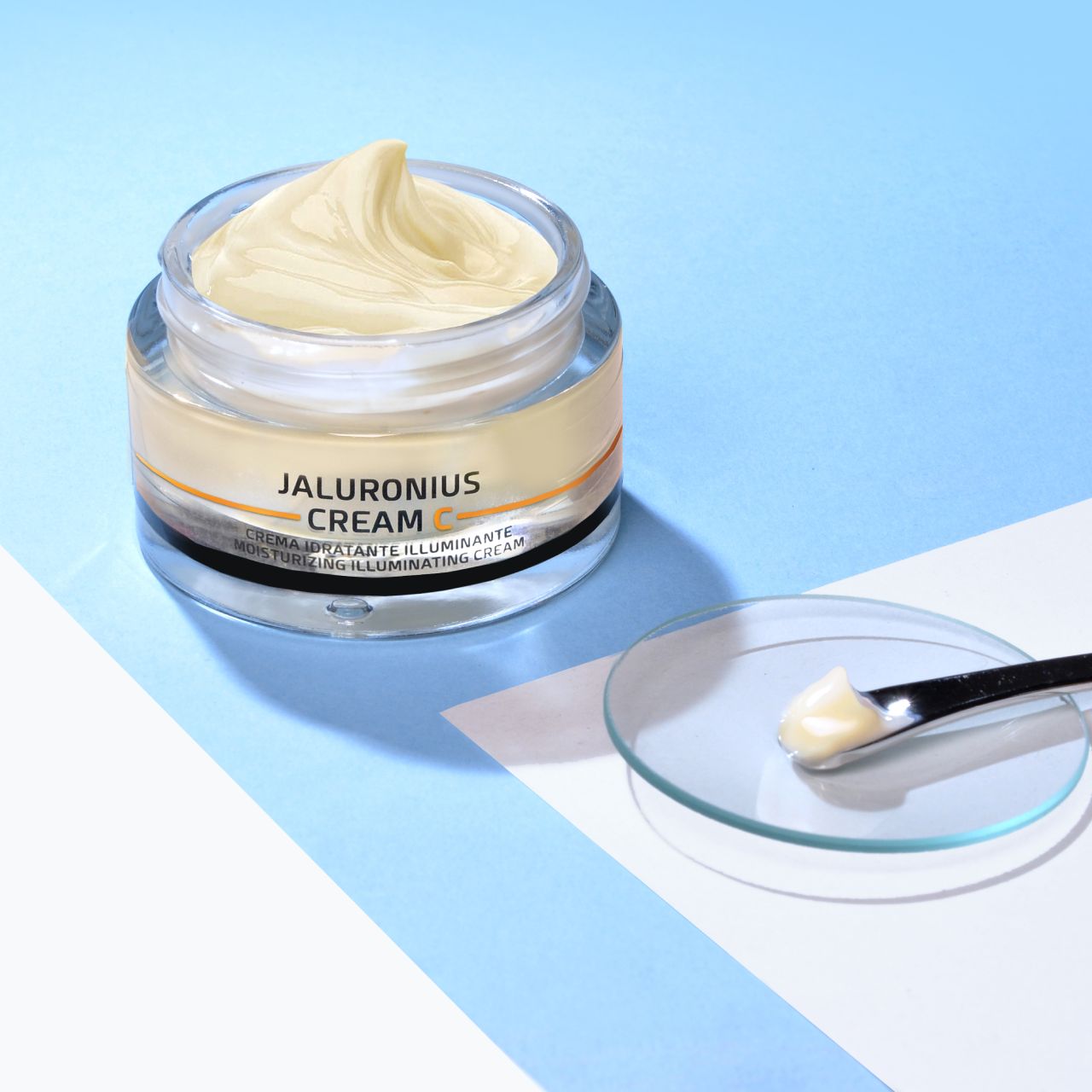 CREMA VISO ALLA VITAMINA C: BENEFICI E USO IDEALE NELLA SKINCARE ESTIVA